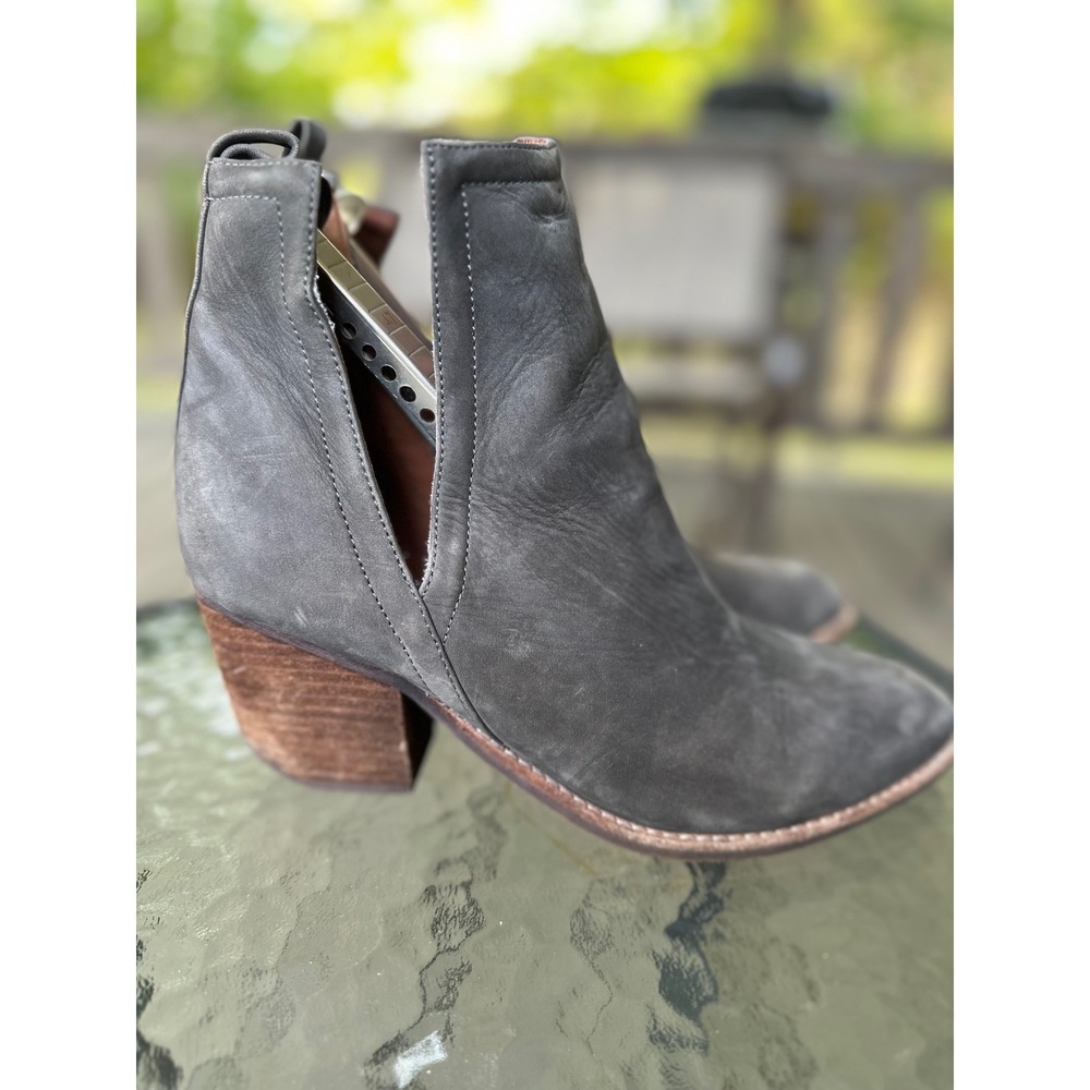 Jeffrey Campbell Gray Suede Leather Cutout Ankle Booties Wood Heel Size 9.5‎